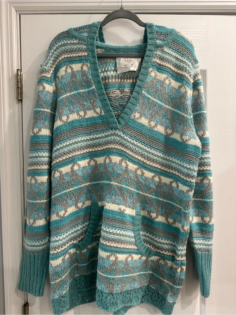 Old Navy Teal and Cream Patterned V-Neck Sweater